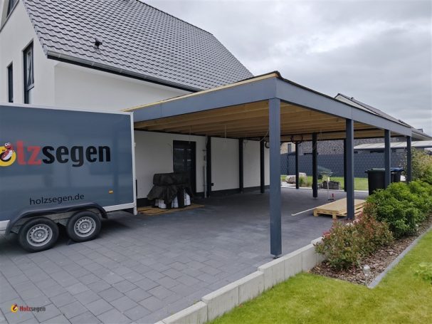 Carport m Geräteraum