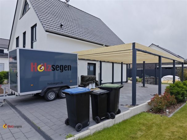 Carport m Geräteraum