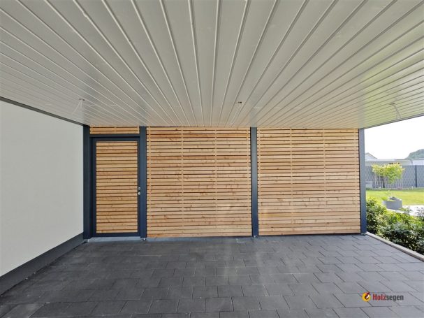 Carport m Geräteraum